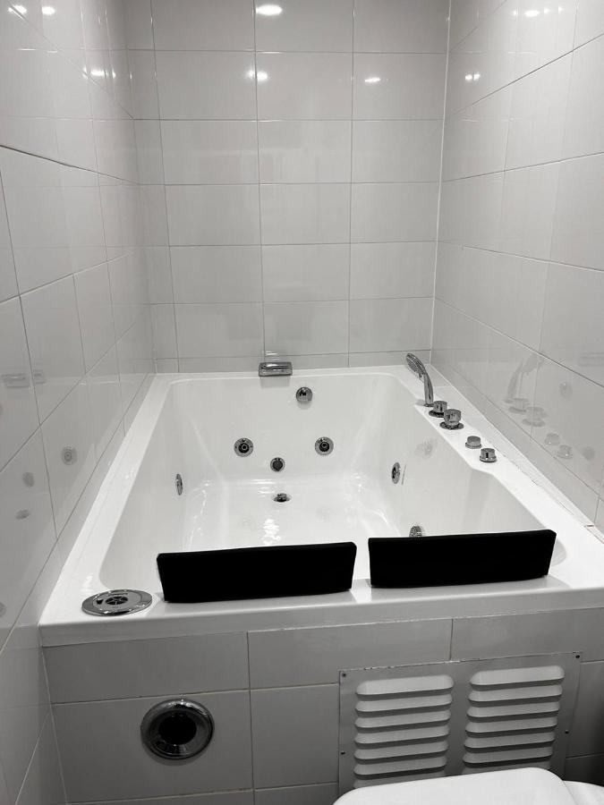 #2# Apartamento Jacuzzi Xl Sevilla Centro Bagian luar foto